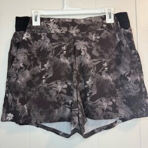 Athleta Black Floral Women's Athletic Shorts Size 14 Athletic, Athleisure, sport